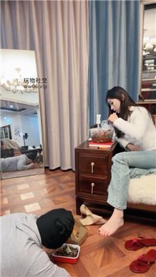 【沅芷大人】脚下喂食圈养奴伺候 JS241223-5