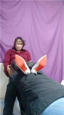 【东莞心魔】恶毒继母让儿子做狗伺候 JS241229-37