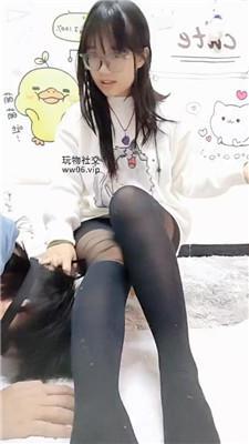 【广西木木】可爱女主-黑丝美腿舔牛奶 bf49322