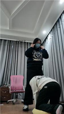 【拽拽】骑马鞭打/白袜脚踩虐 JS250116-11