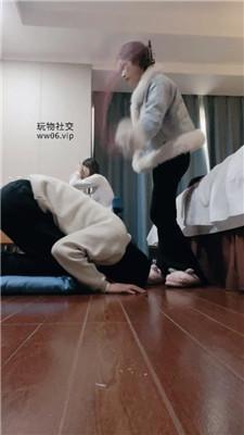 【小凤梨】多位素人看我惩罚抖M男友 JS250210-3