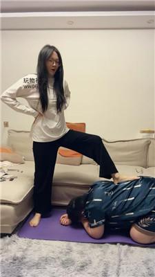 【埋汰】健身女神白袜玉足踩虐【下】 bf50137