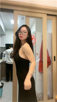 【薇薇】奶狗男友下跪伺候吃饭 bf50531