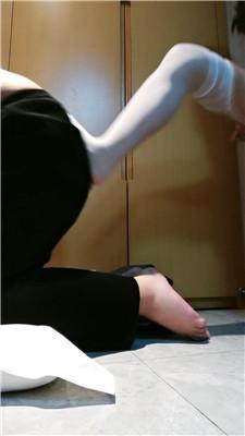【晓安公主】白丝美腿踢踹踩 JS250303-44