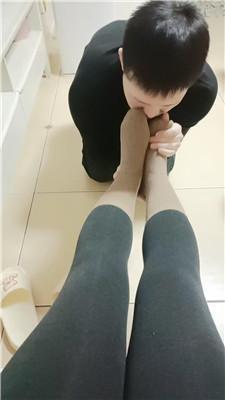 【珍惜女王】臭脚丫捂脸窒息 JS250319-39