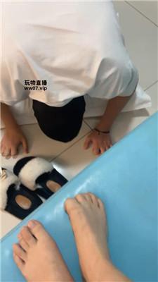 【小凤梨】纹身小主的脚下骚奴 JS250404-17