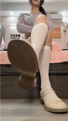 【兔兔酱】白丝司马场    250403-24