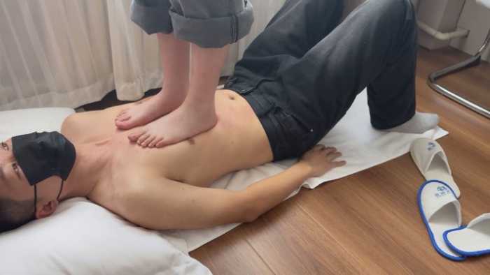 【低价福利】研究生裸足踩踏（2） YC-250419-8