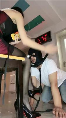 【仙御】高跟美腿恋足狂舔 JS250430-26