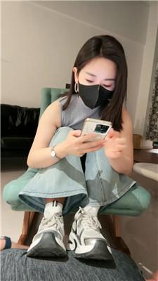 【辣姐】白棉袜黑丝踩地毯奴 JS250502-39