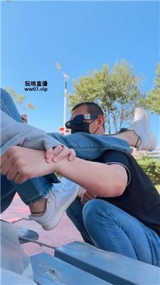 【古筝少女】户外公开逗狗 JS250504-12