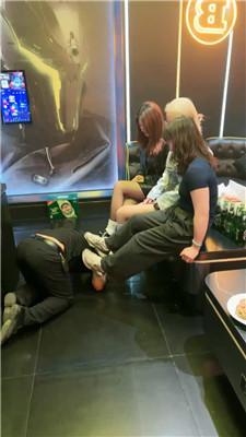【苏苏】KTV-3S-陪酒小妹的凌虐【三视角版】 bf53122