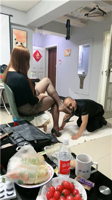 【西北傻子】高跟黑丝女神的贱奴 JS250513-11