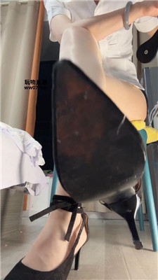 【兔兔酱】油亮肉丝羞辱不停鹿    250516-27