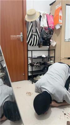 【鹿允儿】脏鞋碾压踩踏喂食 bf53813