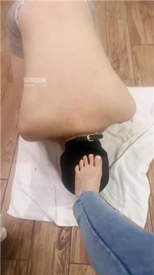 【琳达】舔脏鞋-脚深喉-圣水泡面 bf54557