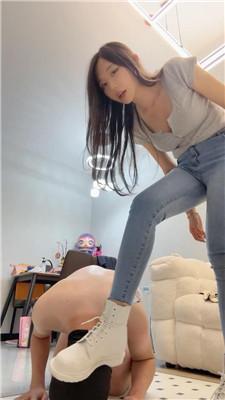 【緲緲】短靴全体重碾压踩 bf54980