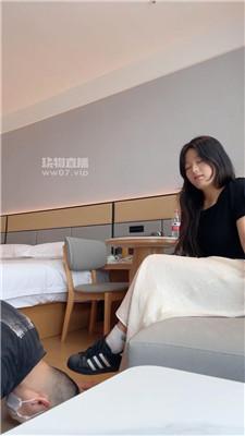 【子熙大人】胯下羞辱-脏运动鞋白袜辱 bf55033