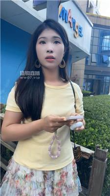 【素人挖掘机】开发路人妹妹车内调 JS250703-3