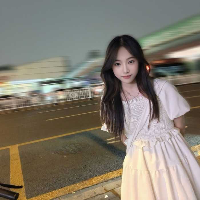 小缘臭脚裸足恋足插嘴足控舔脚深喉