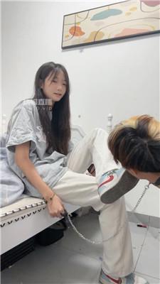 【小莹】保鲜膜捆绑-强迫舔脏鞋底 bf56140