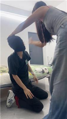 【九月】双S-精神小妹暴力虐打【双视角版】 JS250818-15