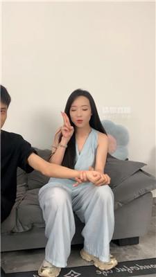 【女生也能很暴力】户外开发-脏鞋小妹暴揍 JS250819-11