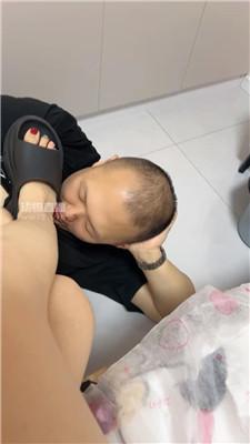 【女仆店s】学生妹-玉足蹂躏踩继父【双视角版】 JS250820-12