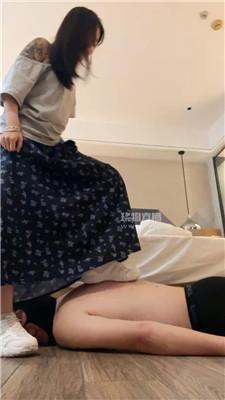 【香芋朱朱】运动鞋白袜踢踹踩踏-耳光 bf56754