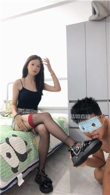 【小柔】骑马胯下辱-舔小妹黑丝 bf56775