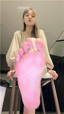 【楚楚】贱狗滚进来    250904-6