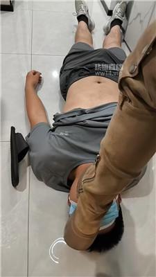【爱可】调教不当人-高难度坐凳子上凳腿深喉/全体重手托举脚深喉 bf57138