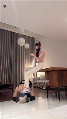 【凉子】爆打女装bt狗 bf57282