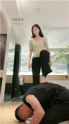 【西彤】女职员下班玩员工狗 bf57467