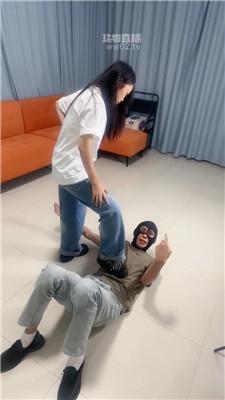 【猴哥】素人学生妹踩老师狗 JS251021-11