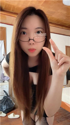 【萱子】媚黑羞辱短小老公    251027-38