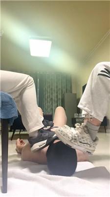 【足彩馆】双S-学生妹脏鞋踩老师 JS251109-2