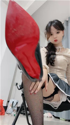 【奈奈大人】渔网袜炸    251107-17