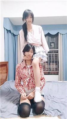【小舞酱】白袜脚玩母狗 bf60513