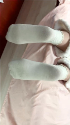 【咬猫】闺蜜的酸臭白棉袜    260117-27