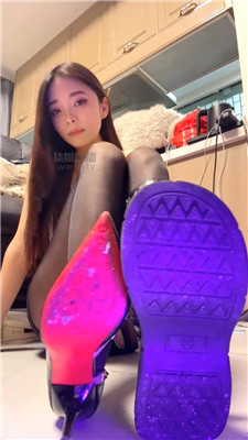【小洁】黑丝高跟美臀圣水    260123-32