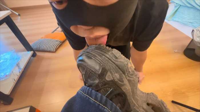 【小鲨鱼殿下】超脏带泥运动鞋踩踏舔鞋 YC-260203