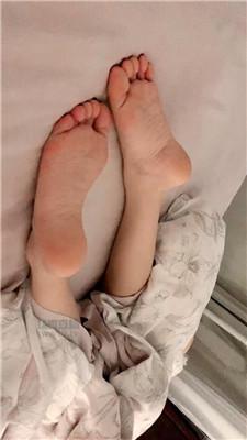 【可可美脚女王】近距离恋足舔 JS260210-8