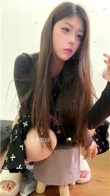 【小懿】毛拖鞋踩踏-舔脏鞋底 bf61346