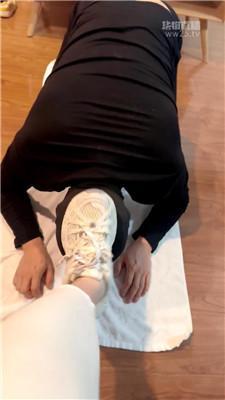【御御】强迫品尝脏鞋白袜玉足 JS260316-2