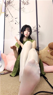 【辉月】古风旗袍白丝寸止    260405-16