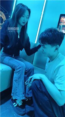 【布知名博主】大街上开发小姐姐来KTV调我 bf62125