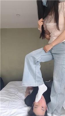 【女生脚汗清洁大师】心狠女大硬要直播调【上】 JS260418-16
