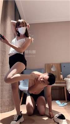 【小菲菲】圣水舔脚虐乳滴蜡 bf65112