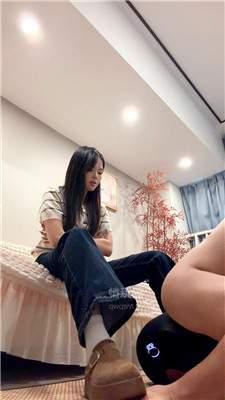 【小琼】清理博肯鞋鞋底  JS261016-12